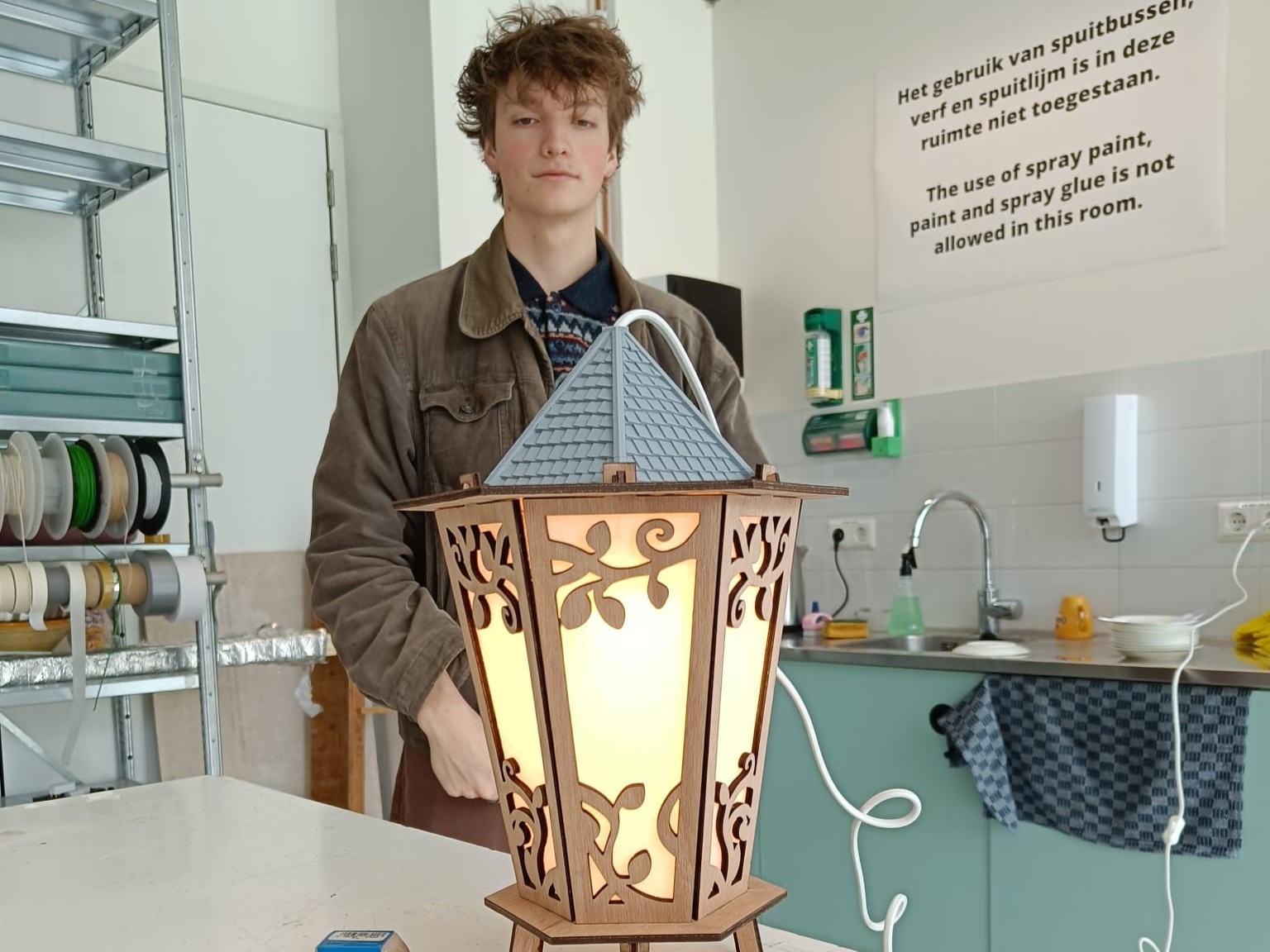 Douwe with the lamp